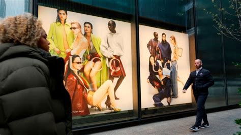 Gucci’s slump means the end of the luxury megatrend 